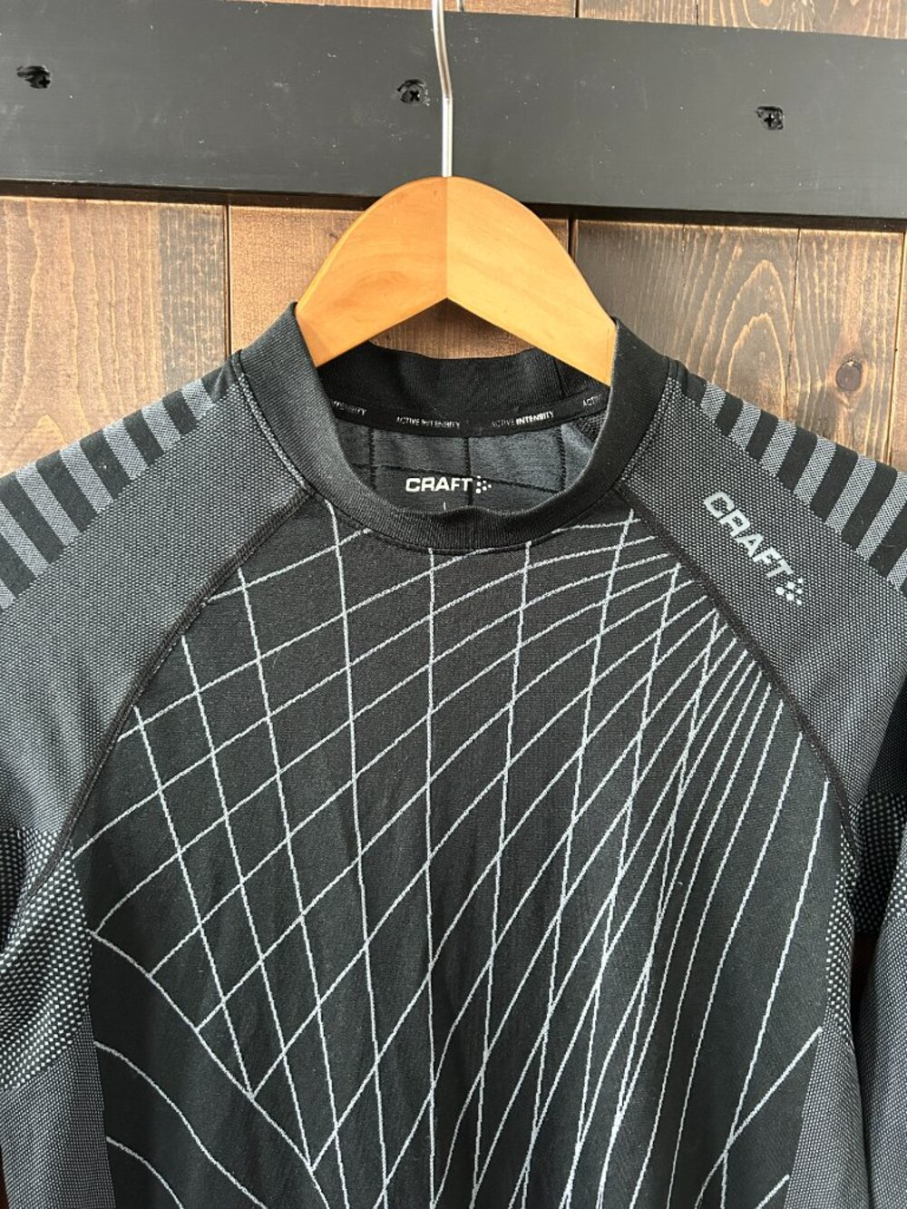 Craft Black and Charcoal Geometric Long Sleeve Base Layer Women’s Size L - Picture 7 of 11